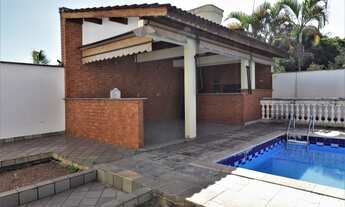 Imagem 4: Casa para venda possui 450 metros quadrados com 5 quartos Parque dos Principes