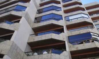 Imagem 2: Apartamento enorme, com 300m2!! Na quadra do mar da Praia da Costa! 4 qts, lazer! Aceito i