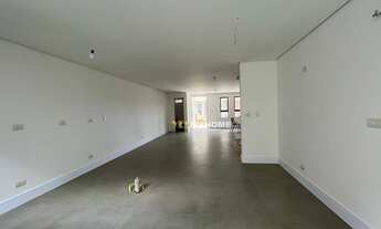 Imagem 7: Sobrado em condomínio com 4 vagas de garagem cobertas, 3 suítes à venda, 276 m² por R$ 1.8