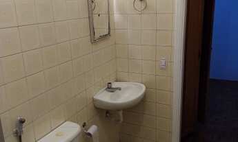 Imagem 7: Kitnet, Venda Loc. Aceita permuta imóvel valor maior com 41 m2. Armário embutido, taco