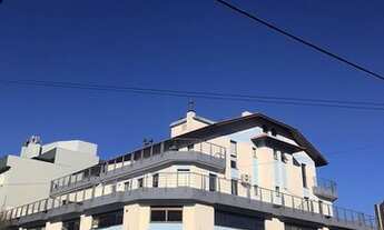 Imagem 3: Ampla sala aérea com elevador em avenida comercial