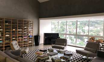 Imagem: Belíssima cobertura reformada dentro de