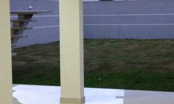 Imagem 7: Sobrado para venda possui 380 metros quadrados com 4 quartos em Capão Raso - Curitiba - PR