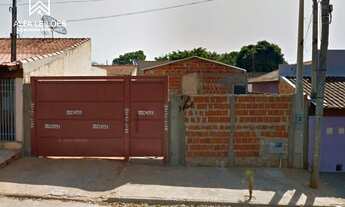 Imagem 2: Casa no Jardim Bom Viver III com 230m²de Área e 50% de Desconto!