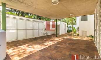 Imagem: Casa Moderna com Jardim em Jardim Paulista