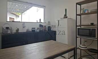 Imagem 6: Casa de Rua Fechada - 3 Dormitórios - Com 3 Pavimentos- 300 m2