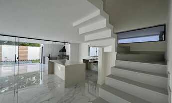 Imagem 5: Casa de condomínio sobrado para aluguel possui 315 metros quadrados com 4 quartos