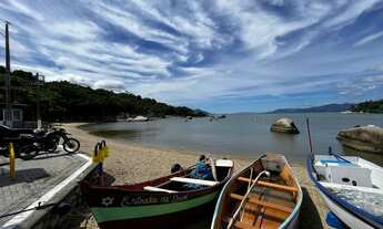 Imagem 3: Casa com amplo terreno e edícula no bairro Tapera - Florianópolis