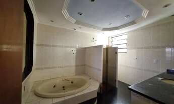 Imagem 4: EXCELENTE CASA TRIPLEX COM PISCINA PARA ALUGUEL EM VILA DA PENHA