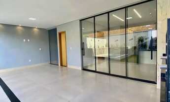 Imagem 6: Sobrado para venda com 217 metros quadrados com 4 quartos