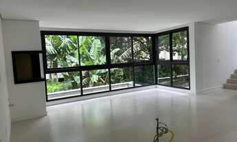 Imagem 2: Casa com 3 quartos em Florianópolis! Churrasqueira e 2 vagas - Bairro Córrego Grande