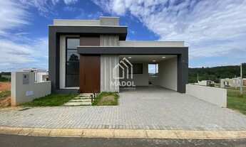 Imagem: Casa com 03 quartos (sendo um suíte), em