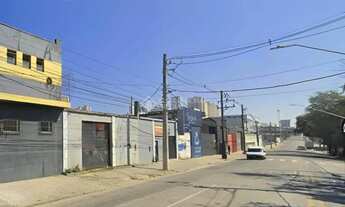 Imagem: Galpão em fase de construção no bairro