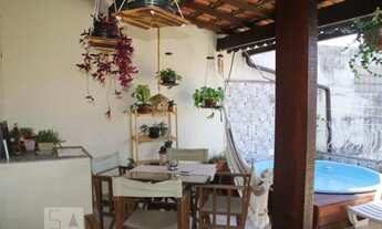 Imagem: Casa Linda! Casa triplex em vila tranquila