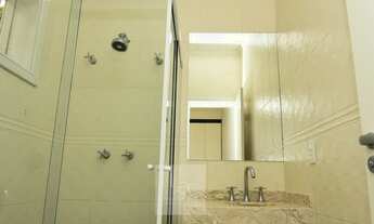 Imagem 3: Casa de condomínio sobrado para aluguel e venda possui 430 metros quadrados com 3 quartos