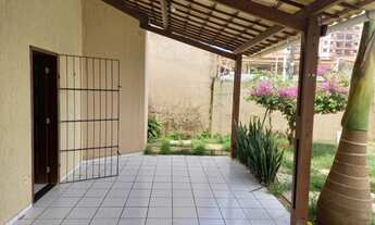 Imagem 2: Vendo ótima casa por trás avenida Maria Lacerda