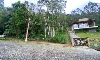 Imagem: Terreno grande em condomínio fechado em