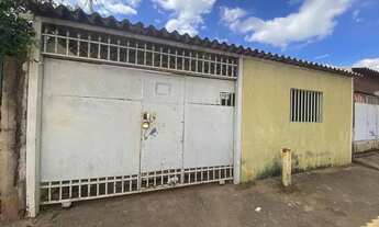 Imagem 1: QR 514 lote com 03 residencias 02 de 02qts e 01 de 01 qts escriturada R$ 195.000 escritura