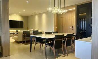 Imagem 3: Apartamento para venda tem 272 metros quadrados com 4 quartos