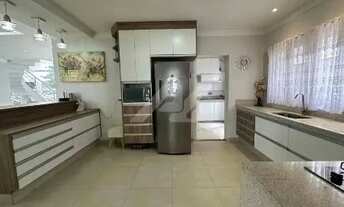 Imagem 7: Casa de Condomínio com 4 Quartos e 5 banheiros à Venda com 347 m²