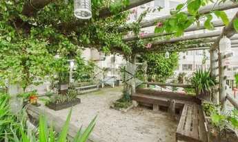 Imagem 3: Apto 02 Dormitorios semi mobiliado c/ vaga no Cond. Village..