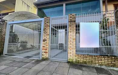 Imagem 2: Casa à venda com 215m² na Hípica, 3 quartos sendo 1 suíte e 2 vagas