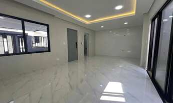 Imagem 7: Sobrado Triplex para venda - Alto Padrão com 3 quartos em Cruzeiro - São José dos Pinhais