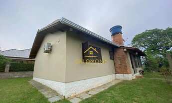 Imagem 2: Salomone vende Linda casa com 3 dormitórios, suíte e piscina