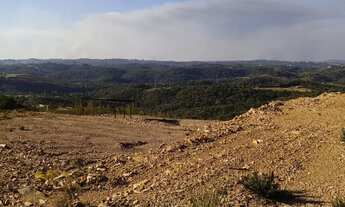 Imagem 5: Ds(terreno rodeado pelo verde!!