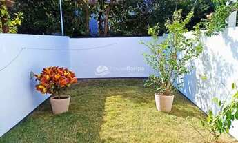 Imagem 4: Casa com 3 quartos, suíte, quintal e 2 vagas de garagem, a apenas 200 metros da praia no C