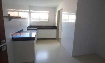 Imagem 2: Apartamento para aluguel localizado no bairro Cavaleiros com 3 quartos - Macaé, Rio de Jan