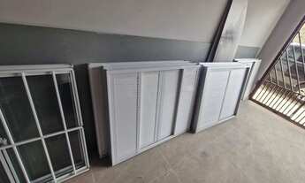 Imagem 6: Todas novas de alumínio e vidro