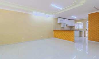 Imagem 4: Casa com 3 Quartos, 1 Suíte, 3 Vagas de Garagem, Área de Serviço e Casa aos Fundos à Venda