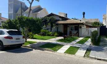 Imagem 2: Casa para aluguel possui 250 metros quadrados com 3 quartos.