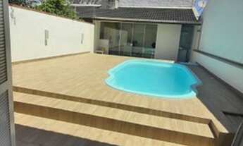 Imagem 5: Linda Casa 03 quartos 02 garagens Praia dos Amores SC