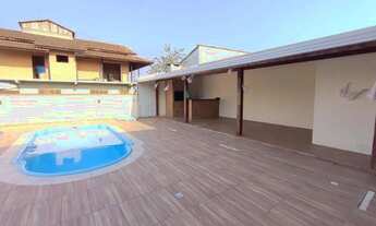 Imagem 7: 1752 Casa em Alvenaria no Bairro Costeira, com piscina, distante 100mts da lagoa