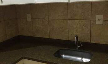 Imagem 4: Excelente dois quartos com varanda e frente para a praça