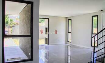 Imagem 6: Lindo sobrado com um amplo quintal, espaço para fazer o que quiser, à venda no bairro Abra