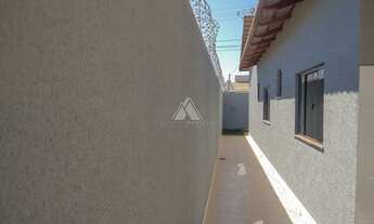 Imagem 4: Linda casa com três quartos, sendo um com suíte: acabamento diferenciado