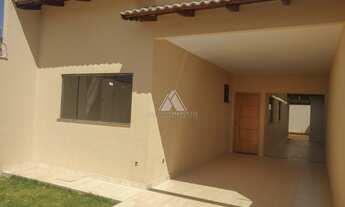 Imagem 2: Linda casa com dois quartos, sendo um com suíte: acabamento diferenciado