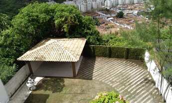 Imagem 2: Casa para venda tem 252 metros quadrados com 3 quartos em Costa Azul - Salvador - BA