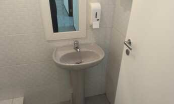 Imagem 2: Sala comercial para locação possui 30 metros quadrados com 2 salas e uma recepção