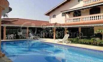 Imagem: CASA à venda com piscina e 5 quartos em