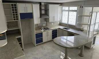 Imagem 2: Casa ampla e elegante em dois andares - 305m² de área construída!