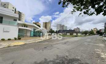 Imagem 4: Sobrado comercial com fino acabamento