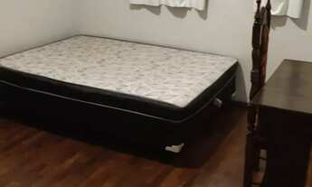 Imagem 3: Quarto individual mobiliado