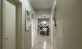 Imagem 7: Casa Imponente de Três Andares com Amplo Terreno em Gravataí