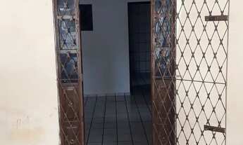 Imagem 2: ALUGA-SE APARTAMENTOS NO JARDIM QUARENTA..