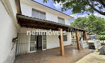 Imagem: Casa com 04 quartos e 06 vagas para Locação