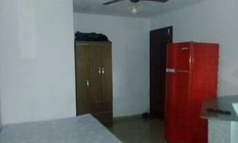 Imagem 2: Alugo kitnet mobiliada 5 min.andando praia 800,00 incluido cond.iptu,luz e agua